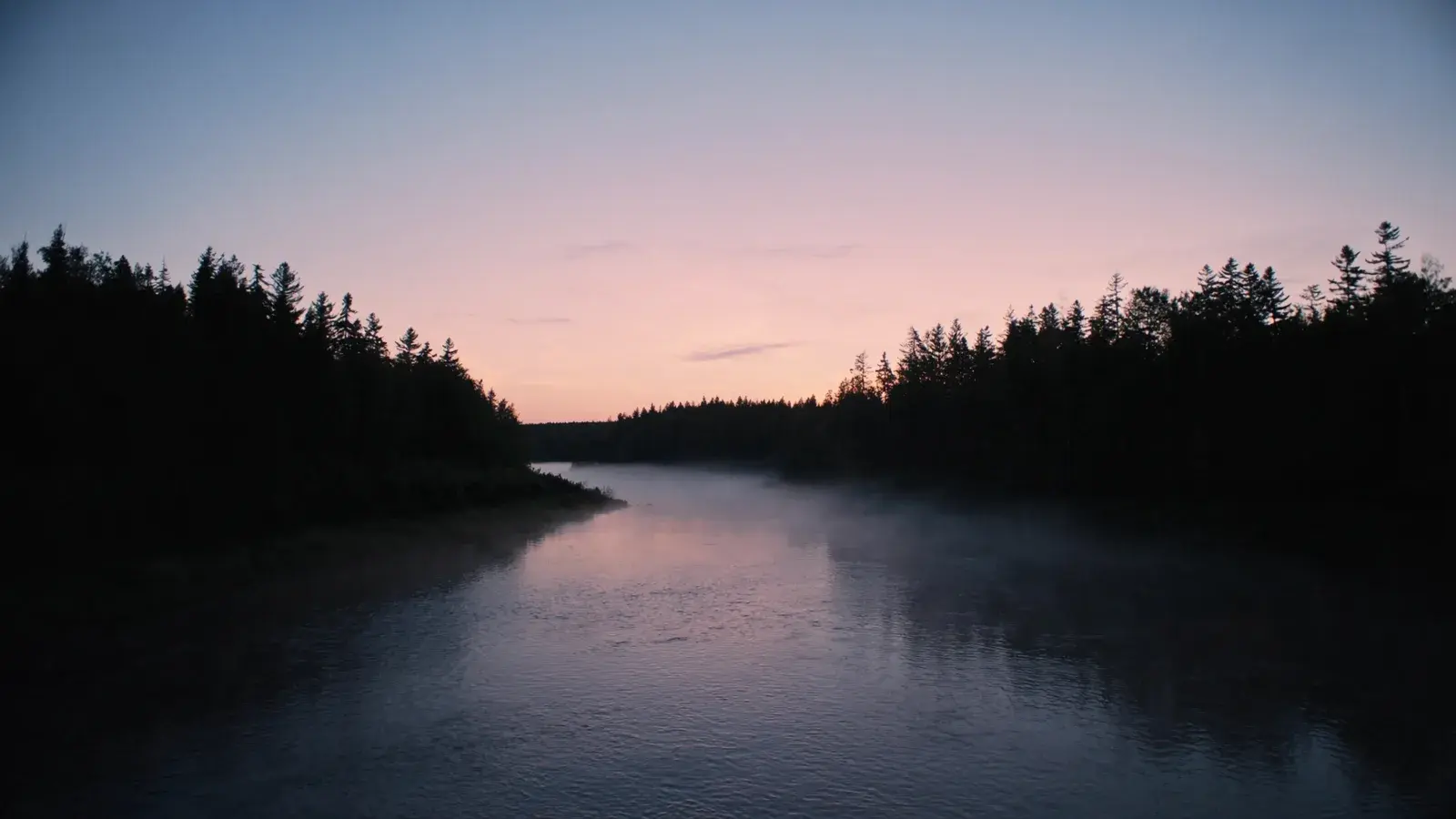 Rivière St-Maurice dans la brume à l'aube